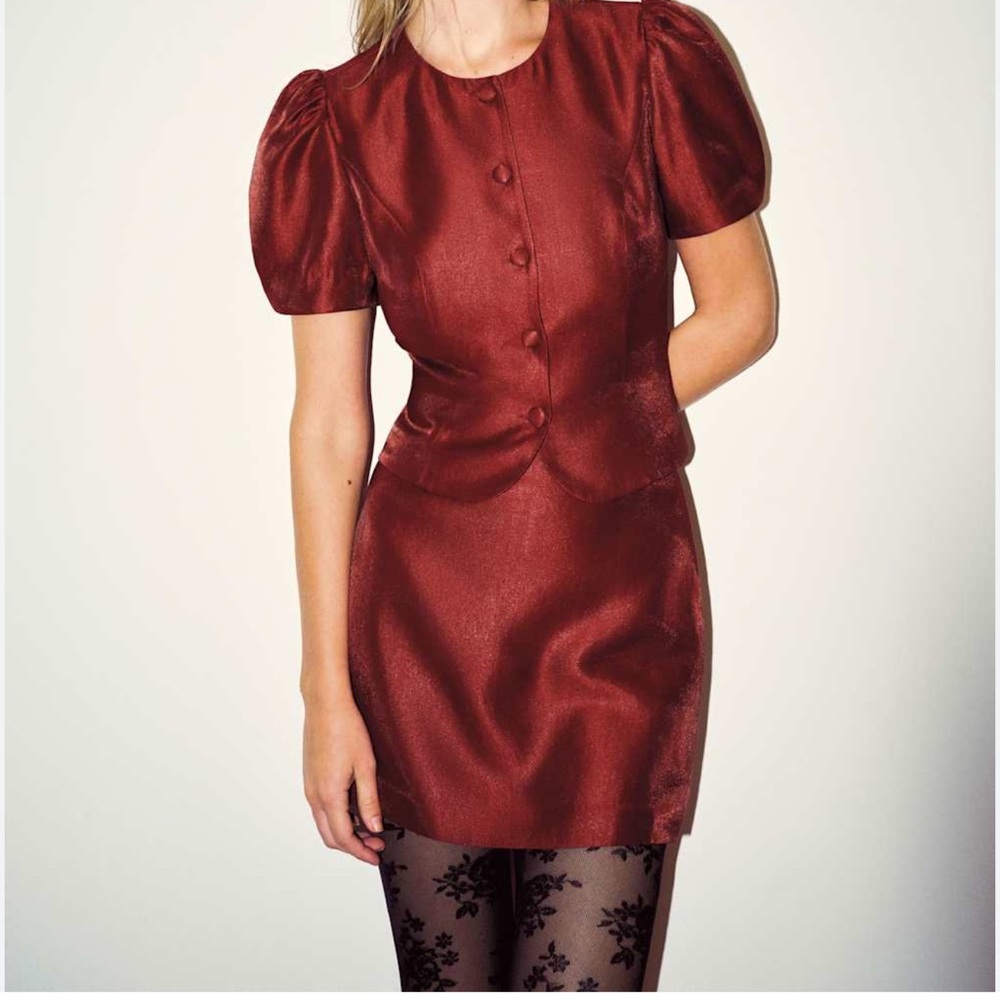 NWT‎ Reformation Mika Women's Rust Red Short Sleeve Satin set